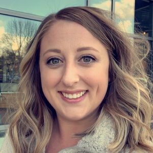 Meet your Posher, Courtney